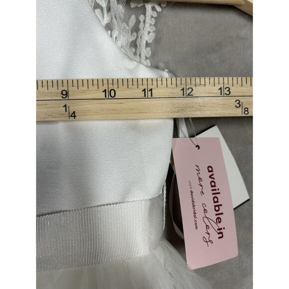 NWT DAVIDS BRIDAL Crochet Cap Sleeve Ivory Tulle Flower Girls Dress Size 5 - Picture 4 of 12